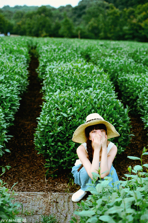 女生伤感的说说心情句子带图片 原来我还是会为你而哭，就算以后我们已经分开了3