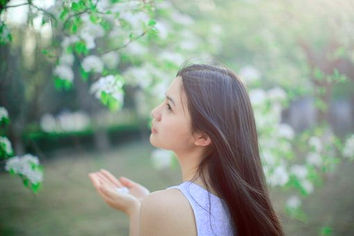 女生空间伤感说说配图大全 每天见面但是还是感觉有距离3